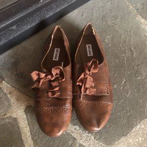 Not Rated Oxford tennis shoes size 10